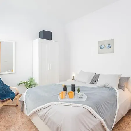 Piso De 3 En Apartman *
